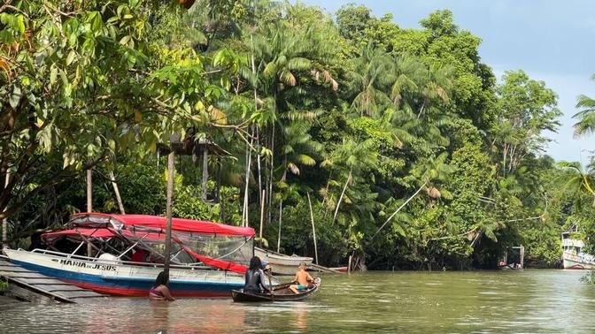 População ribeirinha na Amazônia DW