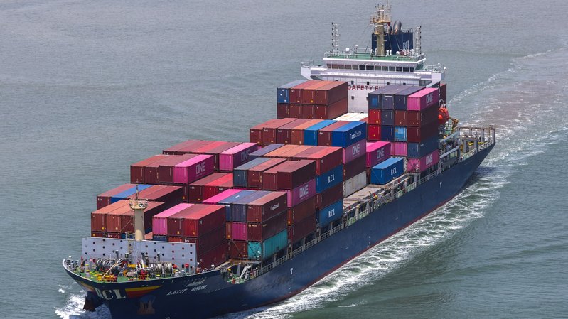 EUA ameaçam com tarifas acordo que reduz emissões de navios