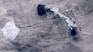 Iceberg gigante de 39 anos está derretendo na costa da Antártida
