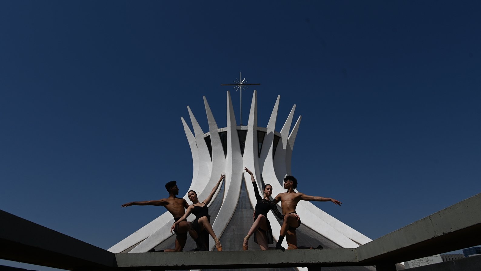 Série de fotos retrata o grupo de bailarinos do Primeiro Corpo de Baile do Distrito Federal